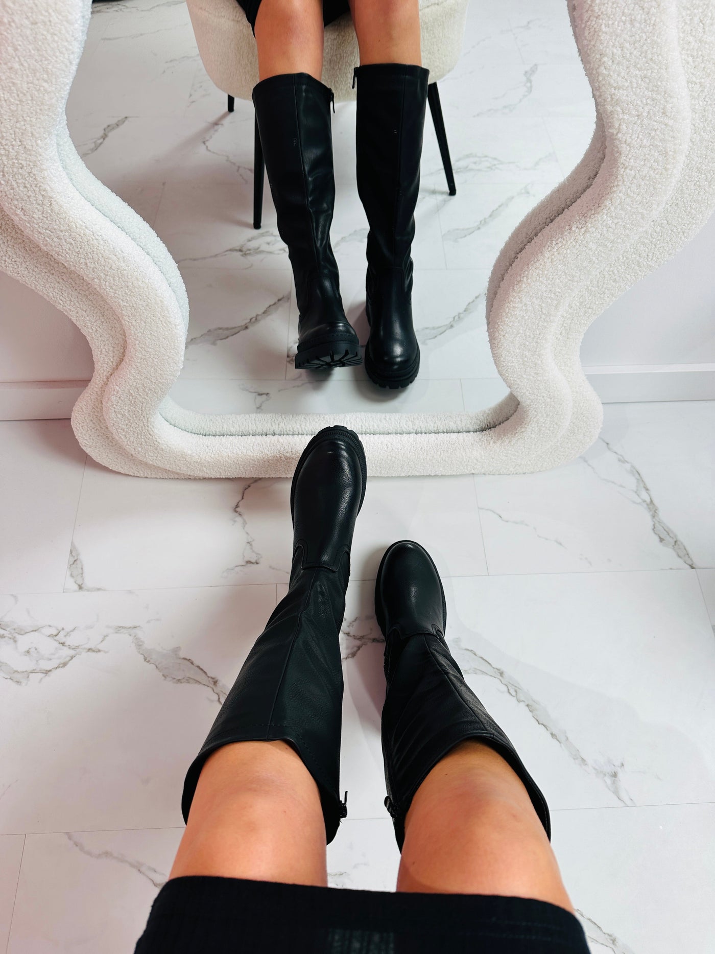 Talia™ – Nowoczesne Czarne Kozaki z Charakterem i Wygodą